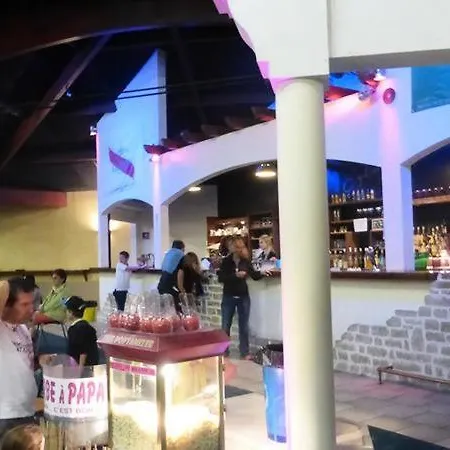 مكان تخييم Mobil - 6 Pers - Les Charmettes **** لو ماثيز