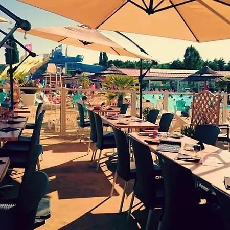 Camping Mobil - 6 Pers - Les Charmettes **** *